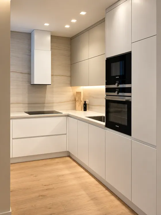Cucina su misura ad angolo con pensili a giorno