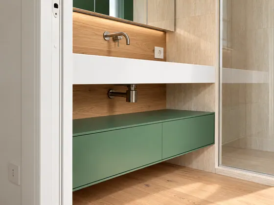 Mobile bagno sospeso su misura