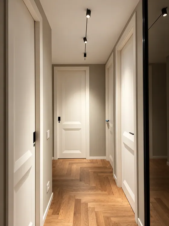 Corridoio con porte su misura