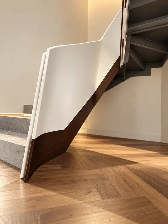 Scala su misura con parapetto pieno